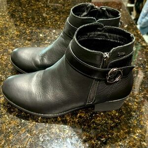 Sketchers short bootie